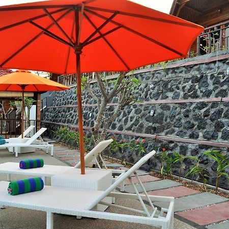 Surya Chandra Beach Bungalow Batununggul エクステリア 写真