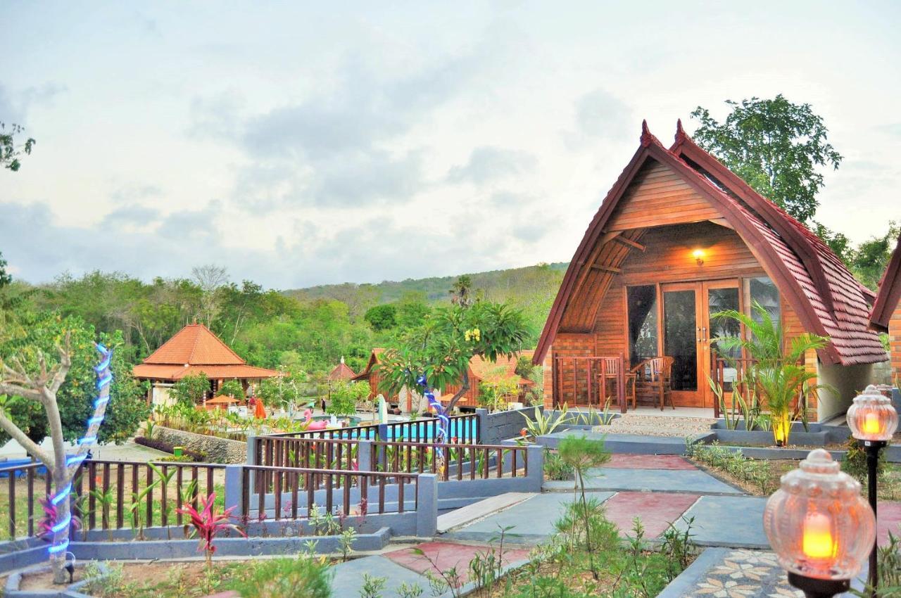 Surya Chandra Beach Bungalow Batununggul エクステリア 写真