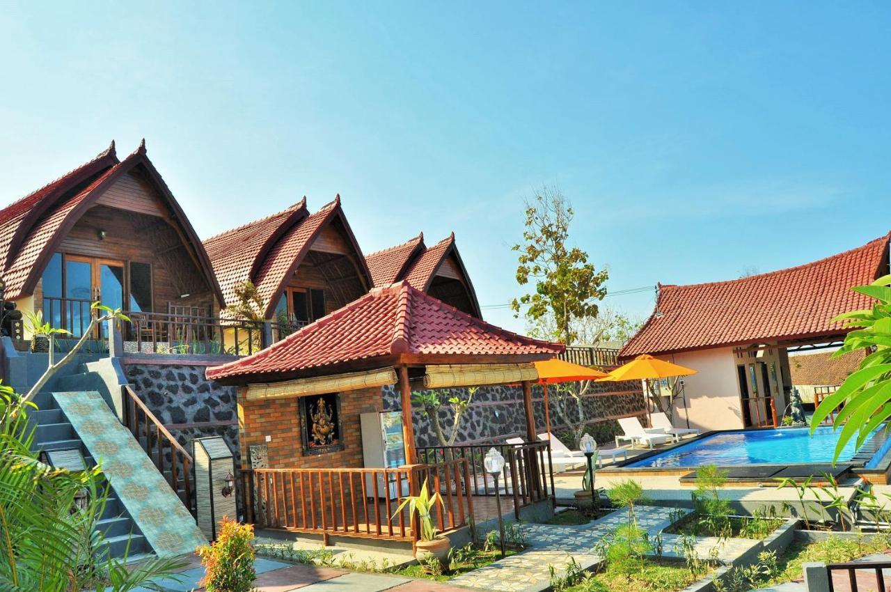 Surya Chandra Beach Bungalow Batununggul エクステリア 写真
