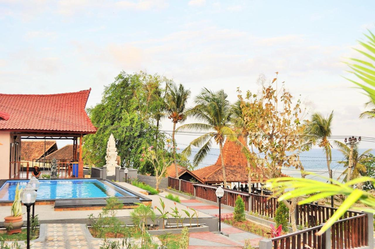 Surya Chandra Beach Bungalow Batununggul エクステリア 写真