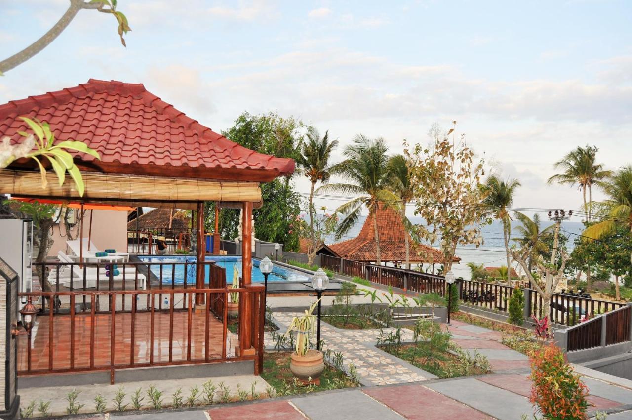 Surya Chandra Beach Bungalow Batununggul エクステリア 写真
