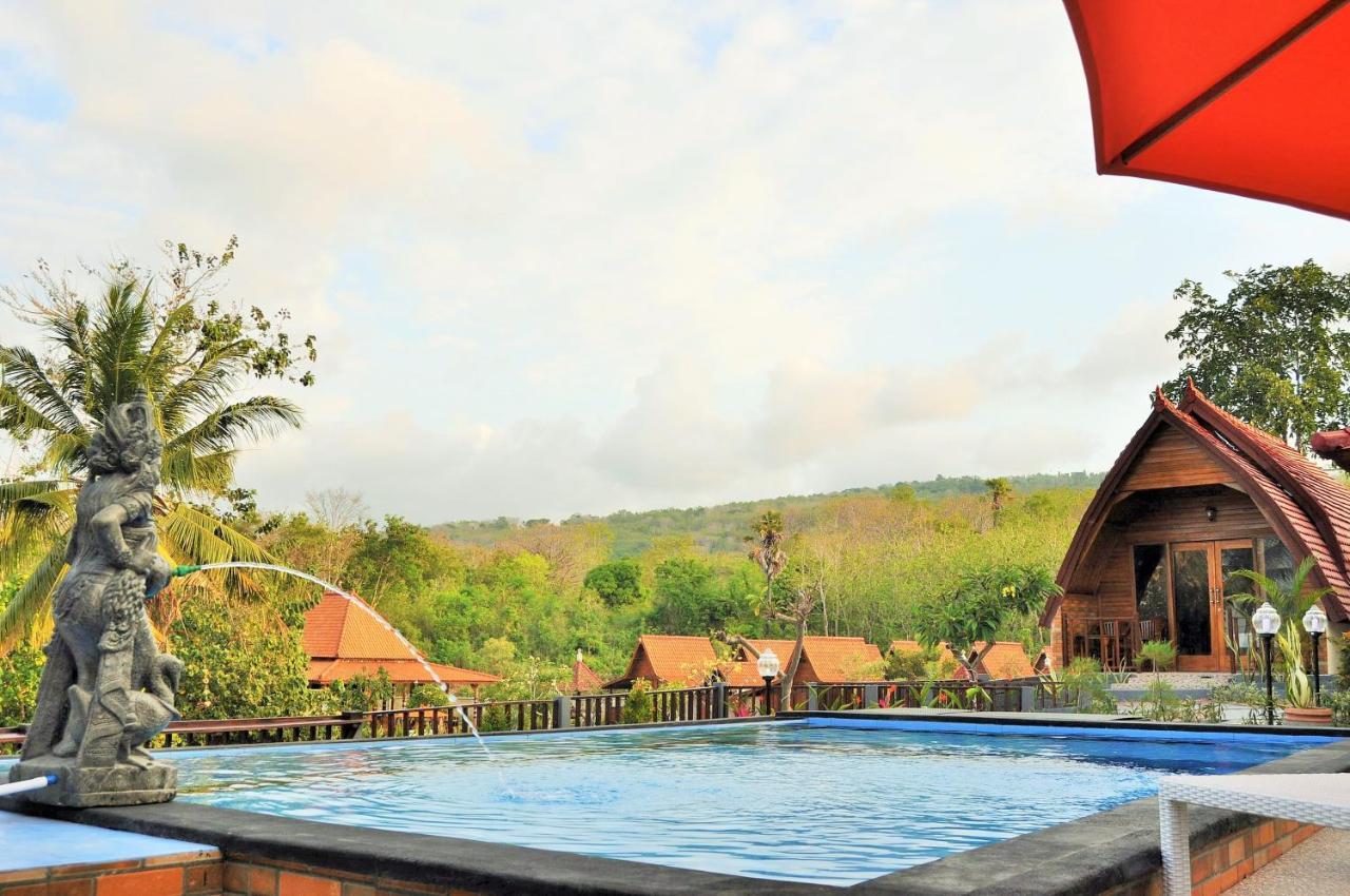Surya Chandra Beach Bungalow Batununggul エクステリア 写真