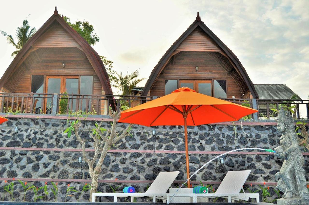 Surya Chandra Beach Bungalow Batununggul エクステリア 写真