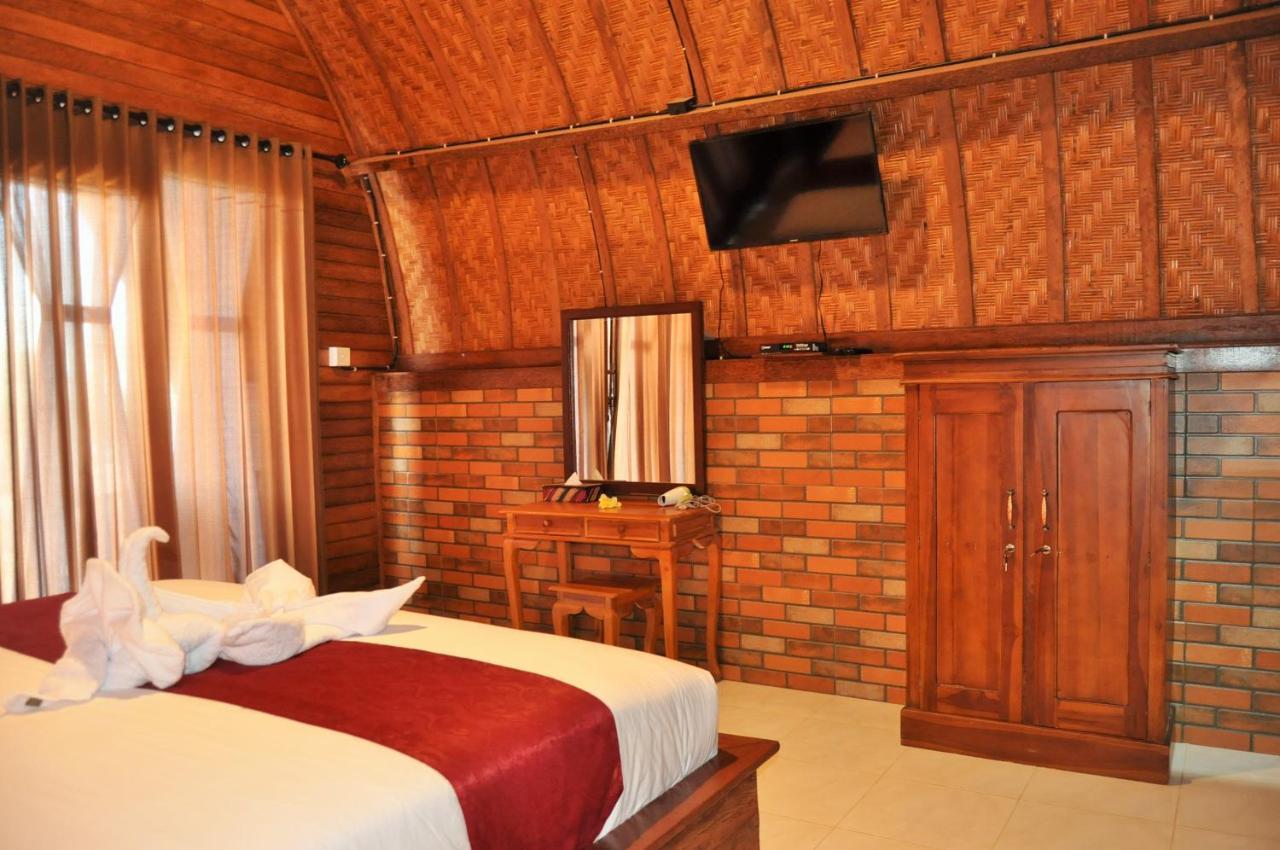 Surya Chandra Beach Bungalow Batununggul エクステリア 写真