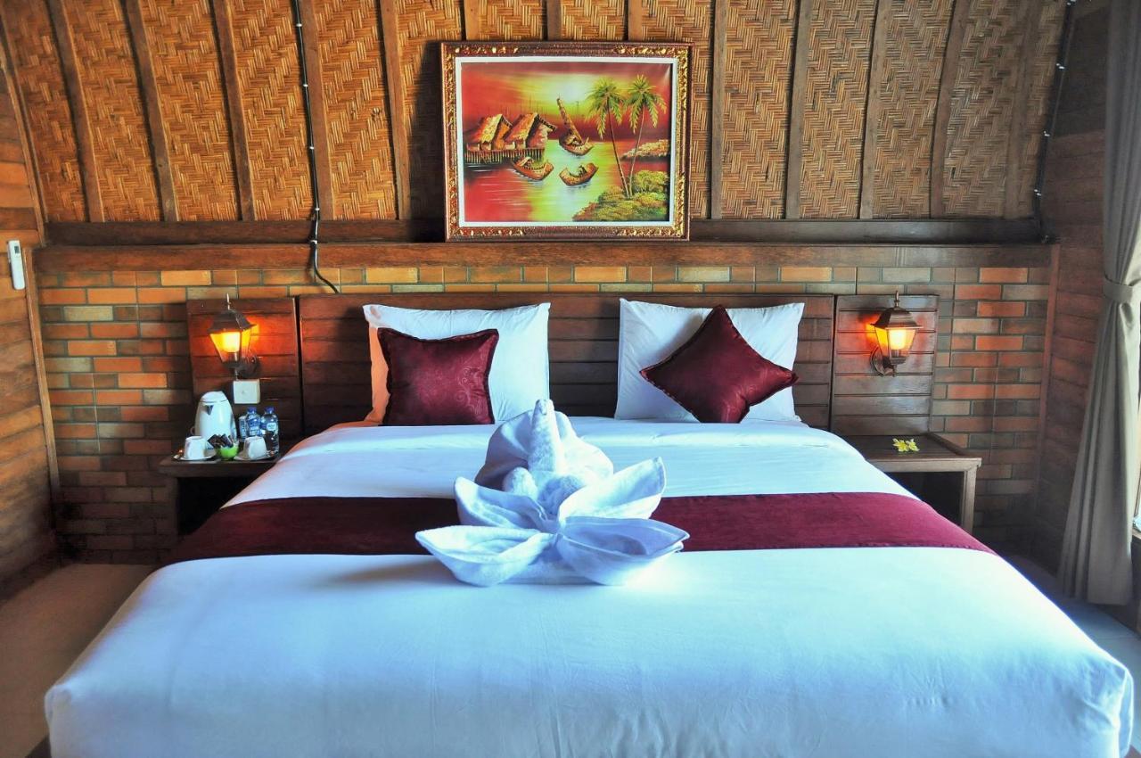 Surya Chandra Beach Bungalow Batununggul エクステリア 写真