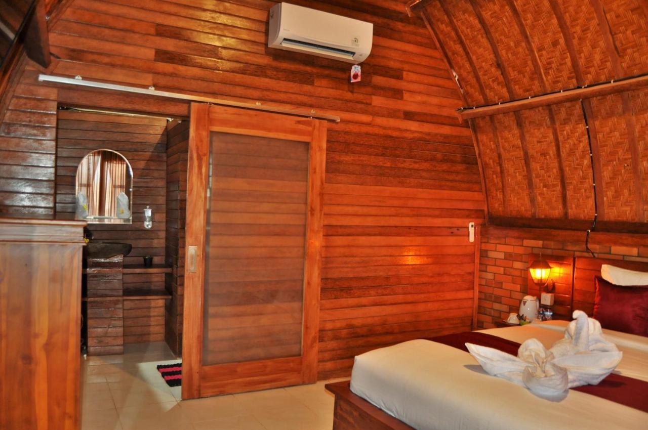 Surya Chandra Beach Bungalow Batununggul エクステリア 写真
